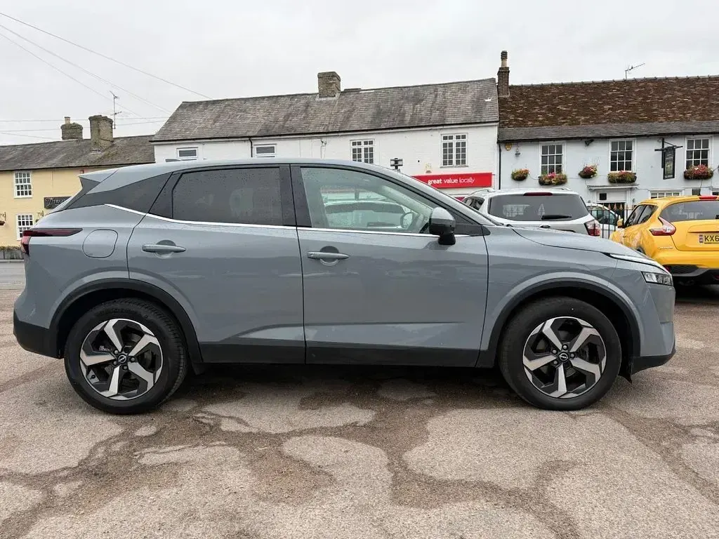 Used Nissan Qashqai N-Connecta 140 HP (102 kW) 2023 Grey SUV