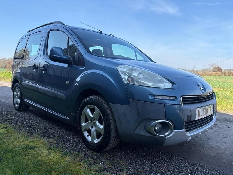 Used Peugeot Partner Tepee Outdoor 92 HP (67 kW) 2013 Blue MPV