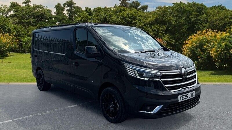 New 2025 Renault Trafic Van | £23,795 - Image 1/4