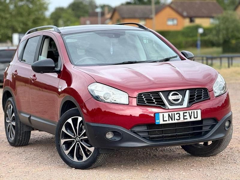 Red Used 2013 Nissan Qashqai 360º SUV | £3,997 (Fair price) - Image 1/4