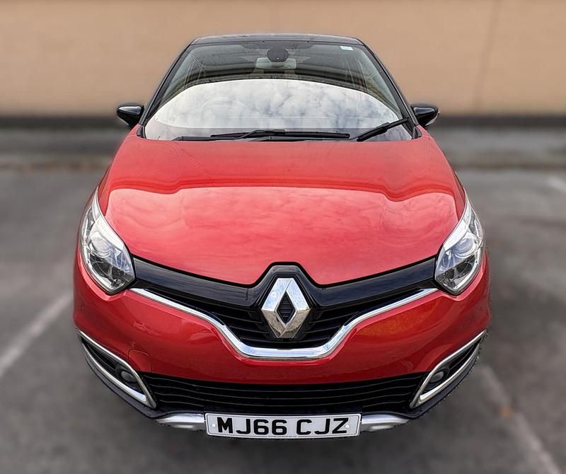Used Renault Captur Signature 90 HP (66 kW) 2016 Red SUV