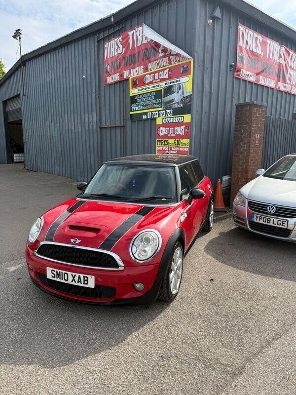 Red Used 2010 Mini Cooper S Hatch Hatchback | £2,995 (Good price) - Image 1/4