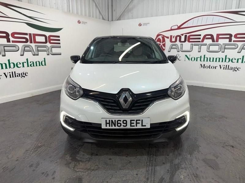 Used Renault Captur Iconic 90 HP (66 kW) 2019 White SUV