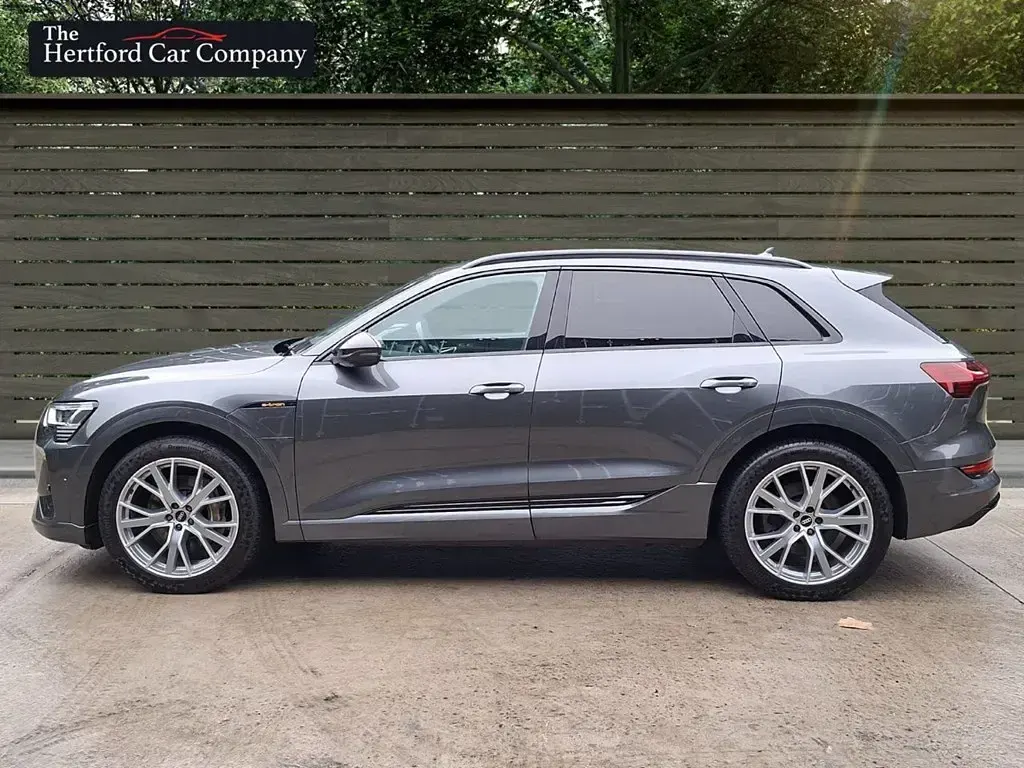 Usado Audi e-tron Black Edition 11 kW (15 CV) 2021 SUV