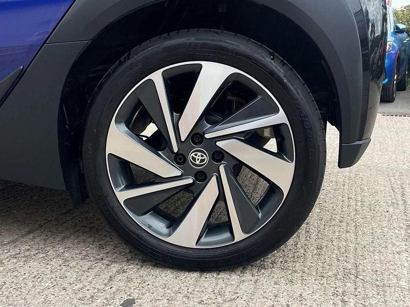 Used Toyota Aygo X 72 HP (52 kW) 2023 Blue SUV