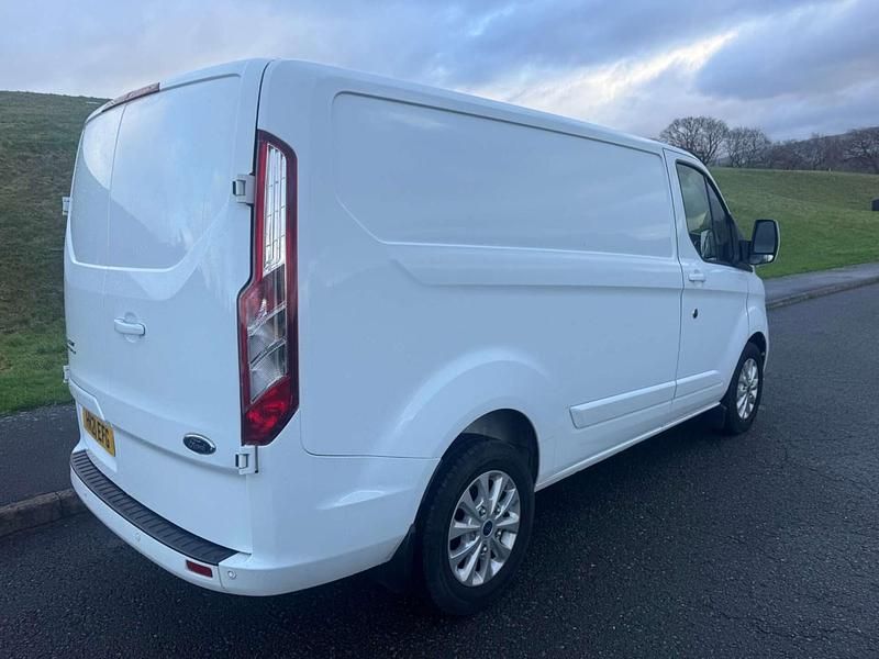 Used Ford Transit Custom Limited 130 HP (95 kW) 2021 White Van