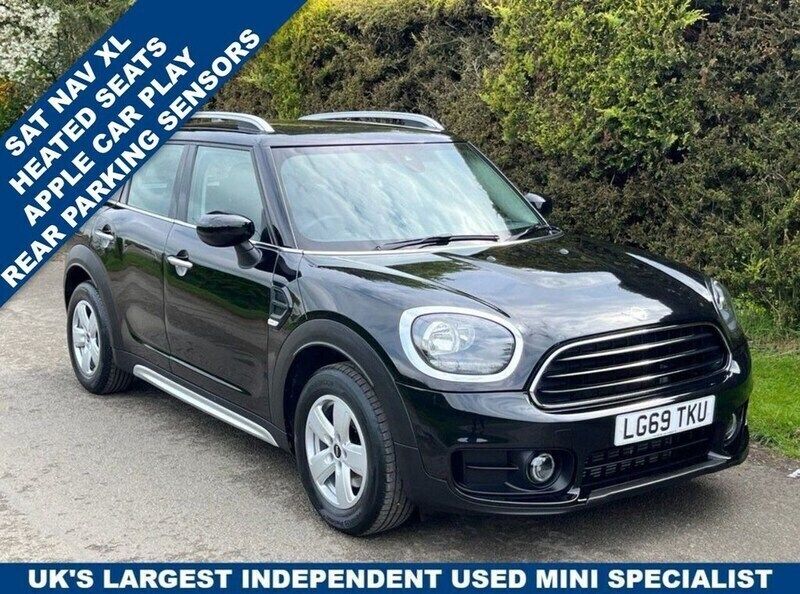 Black Used 2019 Mini Cooper Countryman Classic SUV | £17,295 (Good price) - Image 1/4