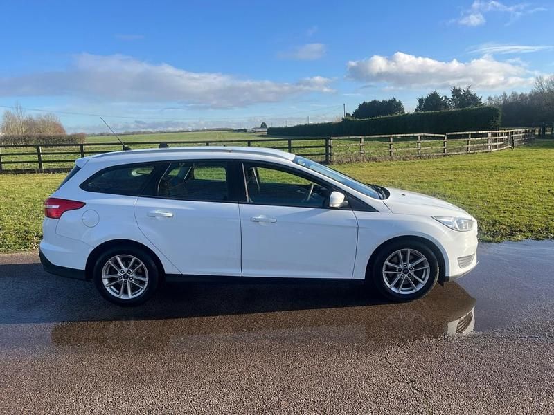 Used Ford Focus Style 2017 White Estate