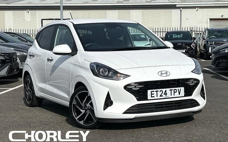 Used 2025 Hyundai i10 Premium Hatchback | £15,352 (Fair price) - Image 1/4