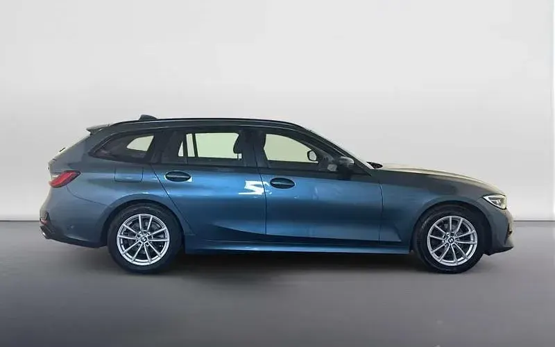 Used BMW 318 Comfort Edition 156 HP (114 kW) 2021 Blue Estate