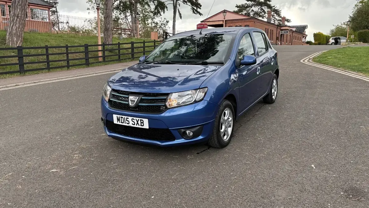 Used Dacia Sandero Lauréate 2015 Blue Hatchback