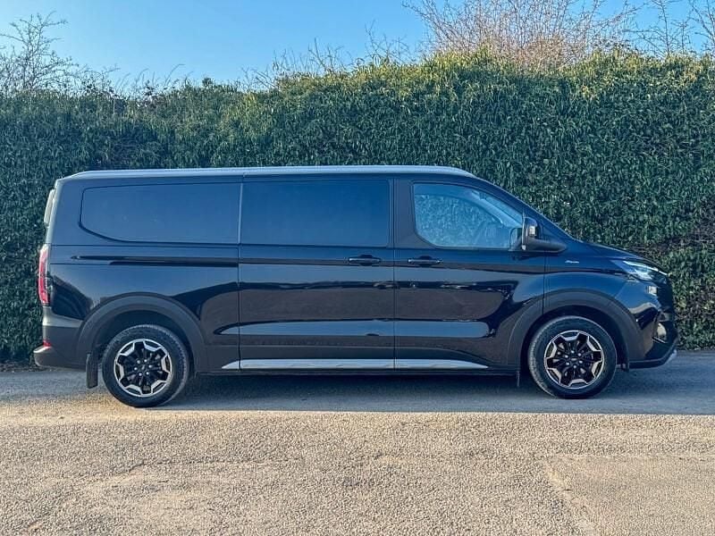 Used Ford Tourneo Active 170 HP (125 kW) 2025 Black MPV