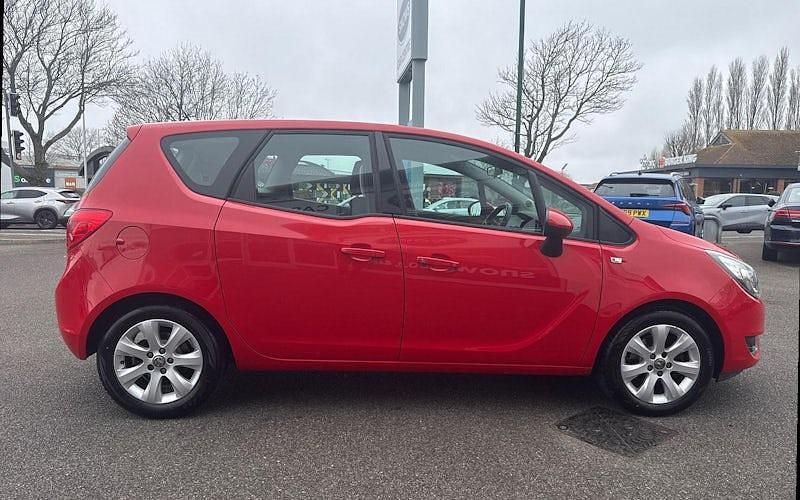Used Vauxhall Meriva 101 HP (74 kW) 2016 Red MPV