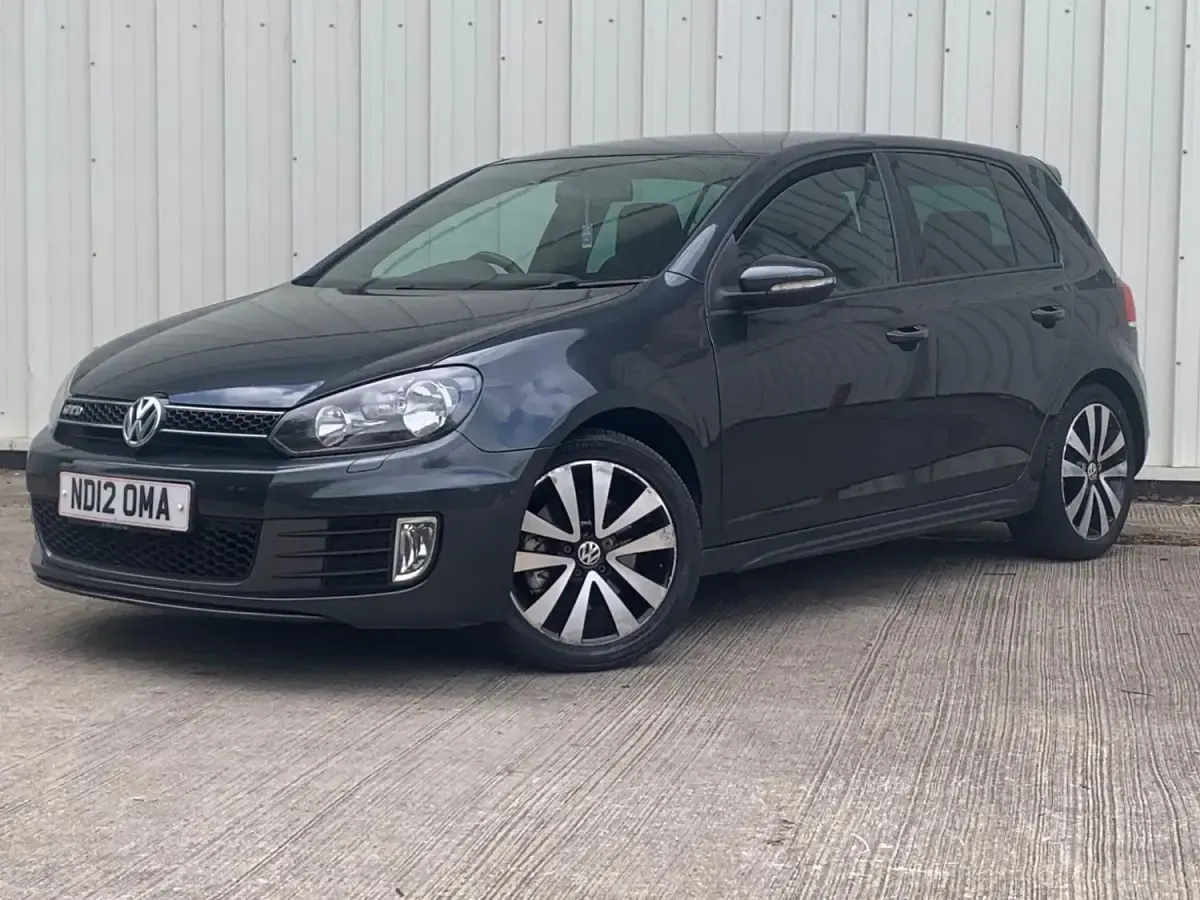 Usado VW Golf VII GTD 170 HP (125 kW) 2012 Cinzento Citadino