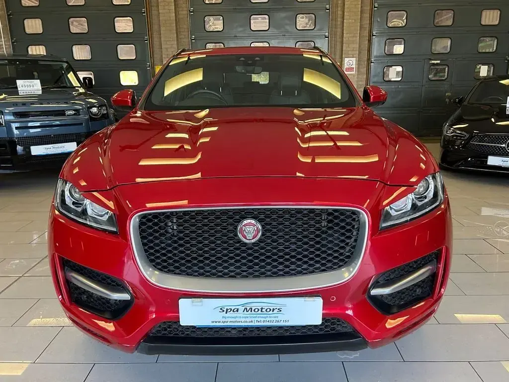 Used Jaguar F-Pace R-Sport 180 HP (132 kW) 2019 Red SUV