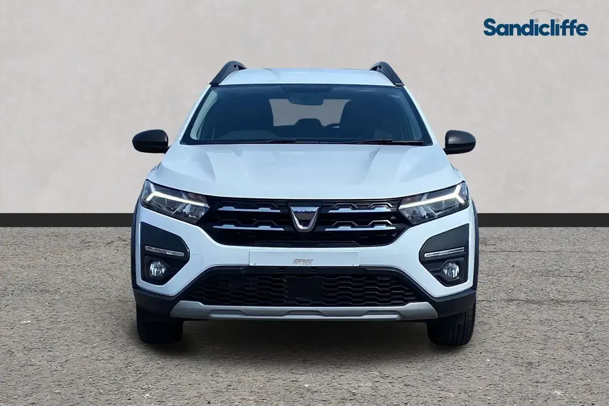 Used Dacia Jogger Essentiel 110 HP (80 kW) 2024 Solid  glacier white MPV