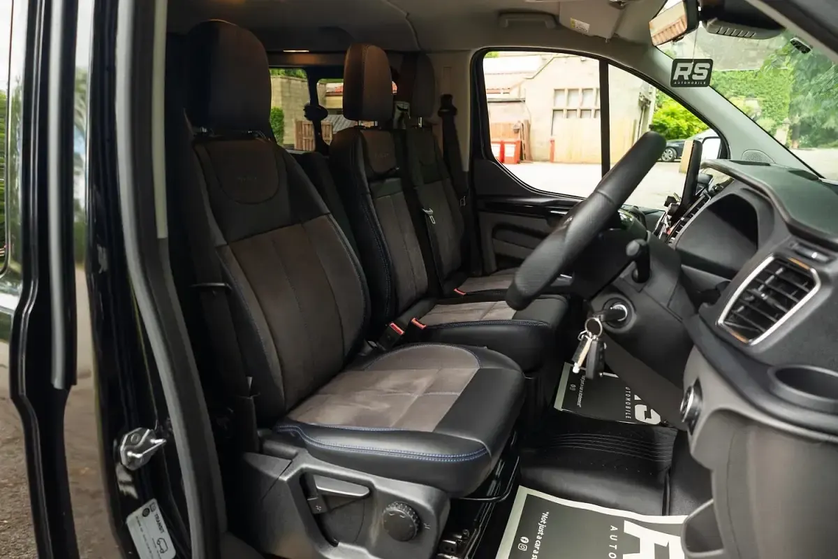 Used Ford Transit Custom Limited 170 HP (125 kW) 2023 Black Van