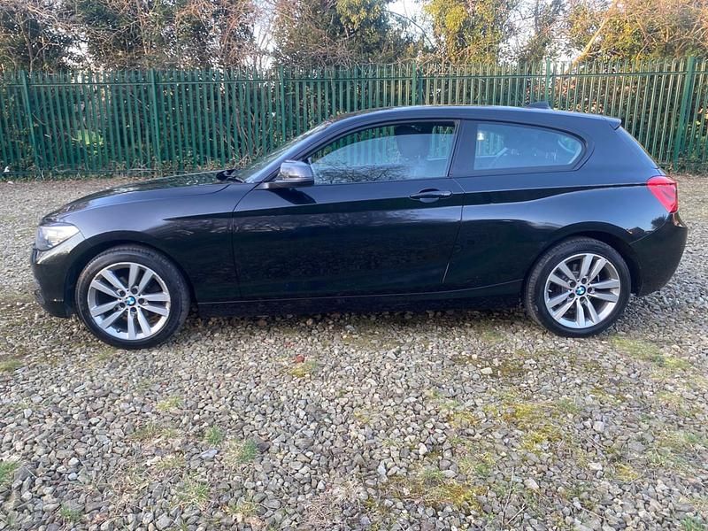 Used BMW 118 Sport Line 2018 Black Hatchback