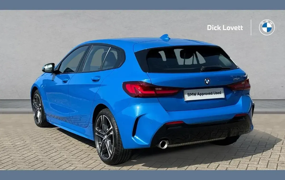 Used BMW 118 M Sport 134 HP (98 kW) 2023 Blue Hatchback