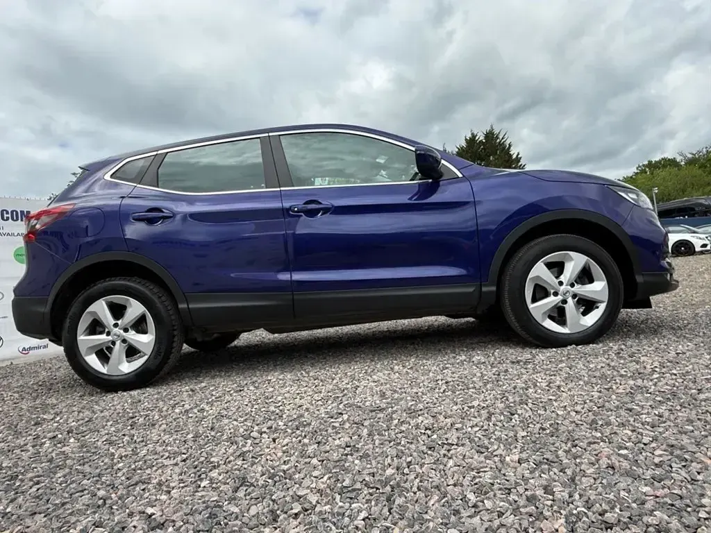 Used Nissan Qashqai Acenta Premium 115 HP (84 kW) 2019 Blue SUV