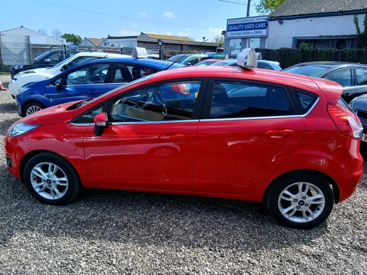 Used Ford Fiesta Zetec 98 HP (72 kW) 2016 Red Hatchback
