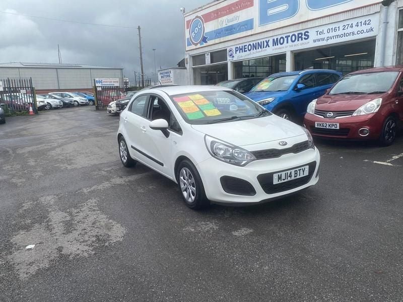 Used Kia Rio 2014 White Hatchback