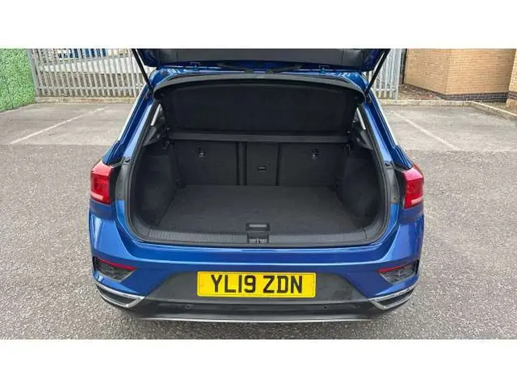Used VW T-Roc SE 115 HP (84 kW) 2019 Blue SUV