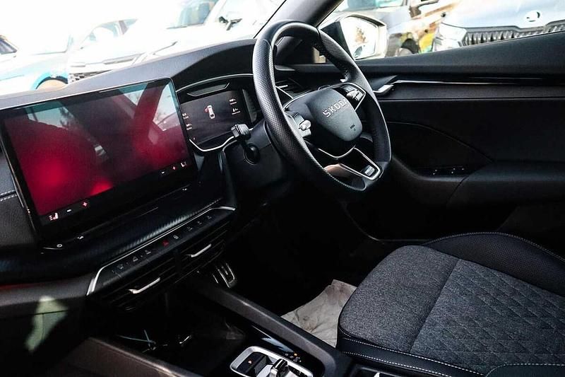 Used Skoda Octavia SportLine 147 HP (108 kW) 2025 Silver Estate