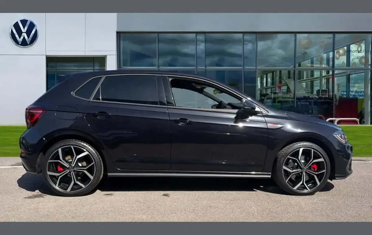 Ny VW Polo Life 95 HK (69 kW) 2025 Svart Halvkombi