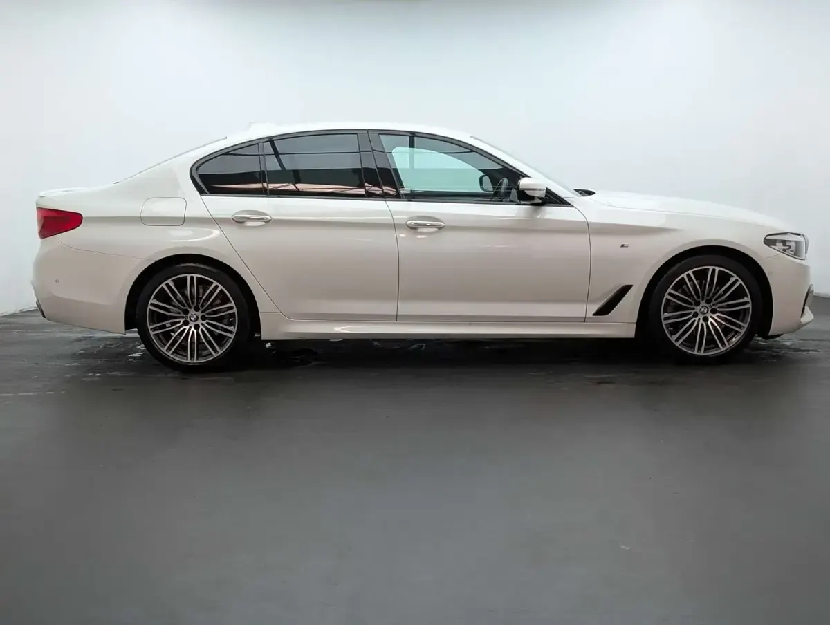 Used BMW 520 M Sport 2018 White Sedan