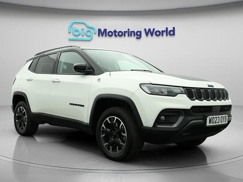 White/black Used 2023 Jeep Compass Trailhawk SUV | £16,400 (Fair price) - Image 1/4