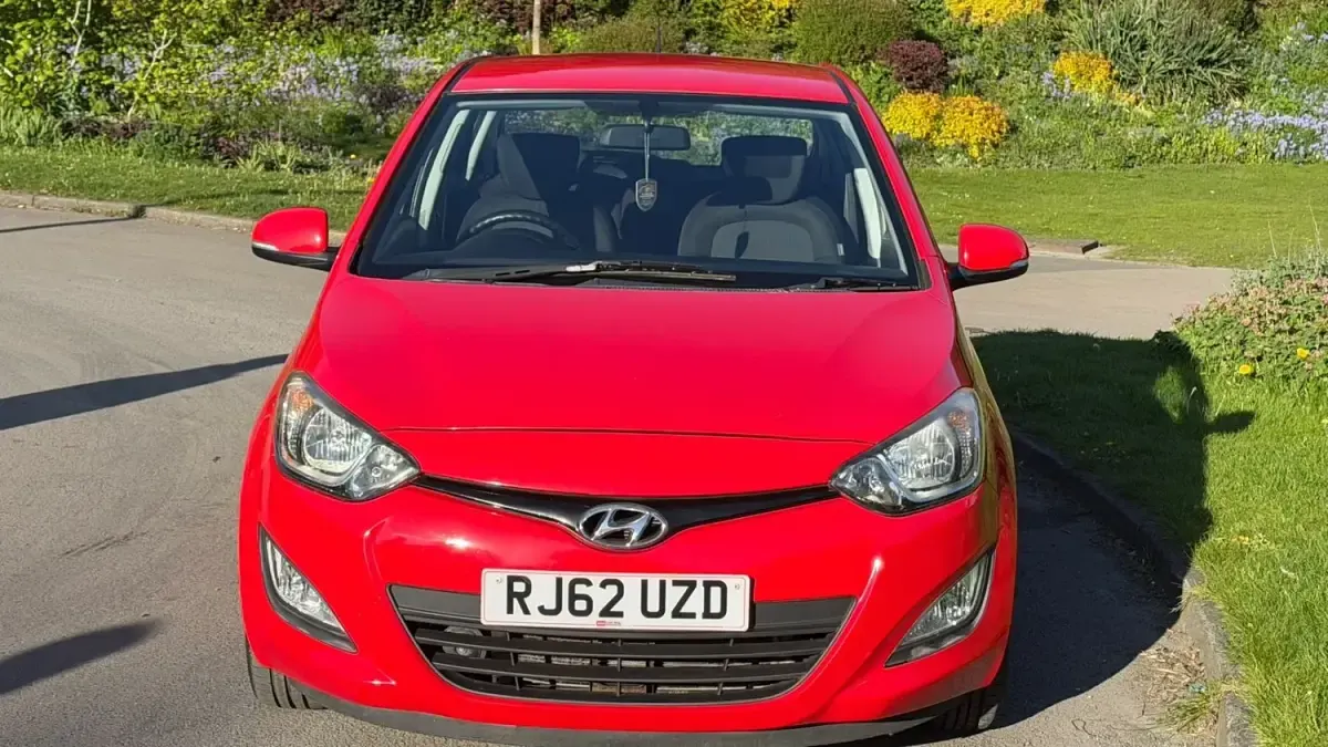 Käytetty Hyundai i20 Active 101 HP (74 kW) 2012 Punainen Viistoperä