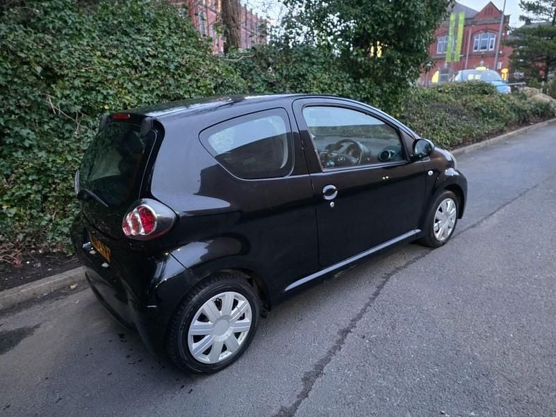 Used Toyota Aygo 68 HP (50 kW) 2012 Black Hatchback