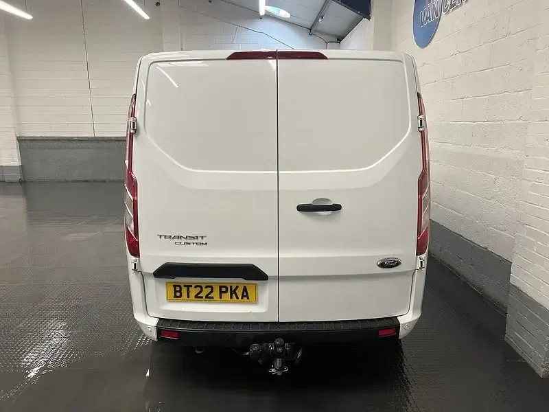Used Ford 300 Trend 130 HP (95 kW) 2022 White Van