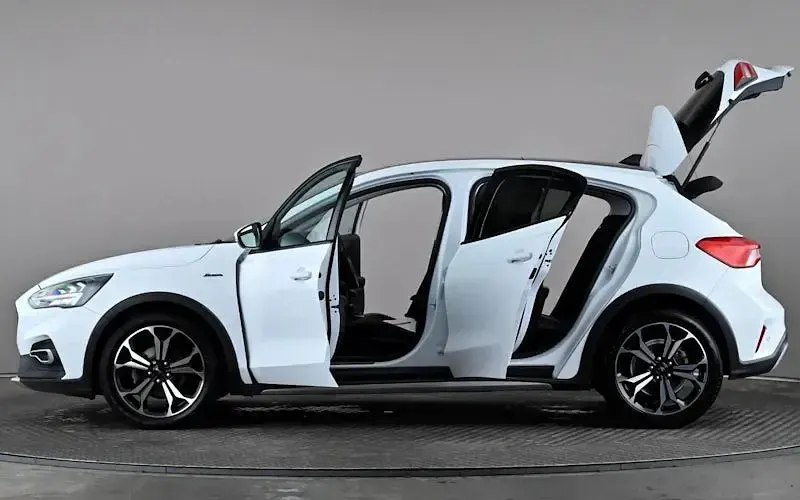 Used Ford Focus Active X 155 HP (114 kW) 2021 White Hatchback