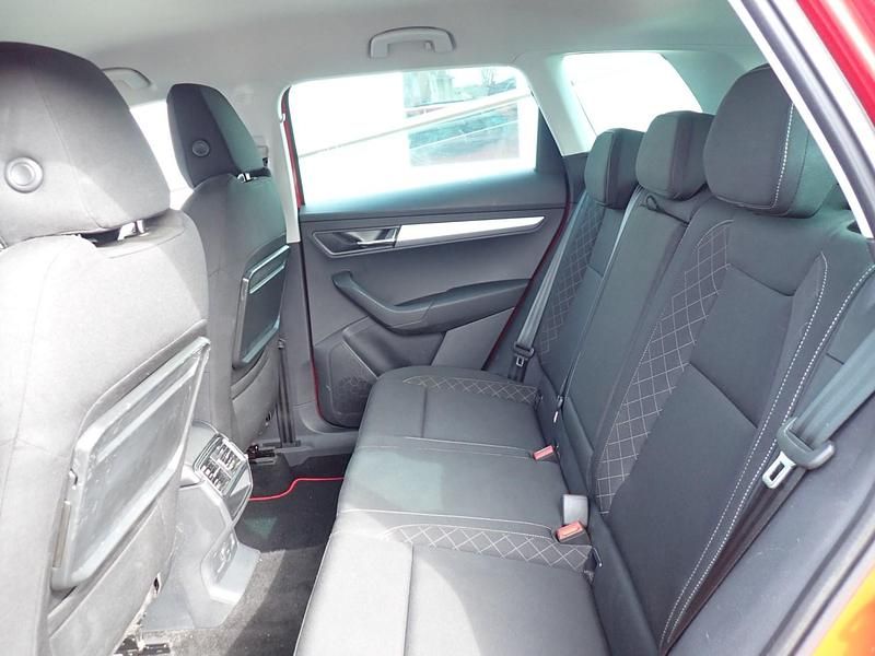 Used Skoda Karoq SE 115 HP (84 kW) 2019 Red SUV