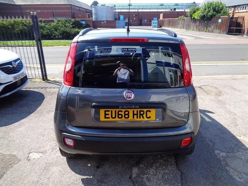 Usado Fiat Panda Lounge 69 HP (50 kW) 2018 Cinzento Citadino