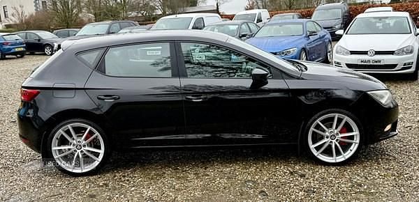 Used Seat Leon SE 105 HP (77 kW) 2013 Black Hatchback