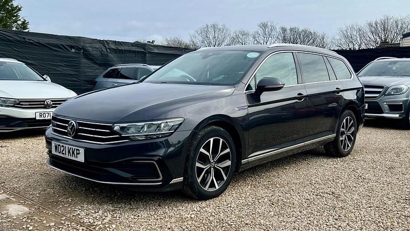 Used VW Passat GTE 218 HP (160 kW) 2021 Grey Estate