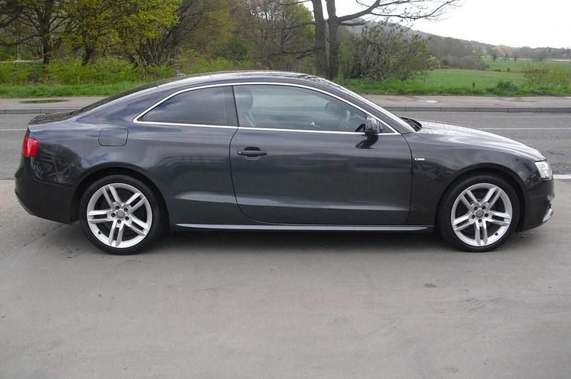 Usado Audi A5 S-Line 177 HP (130 kW) 2014 Cinzento Coupé