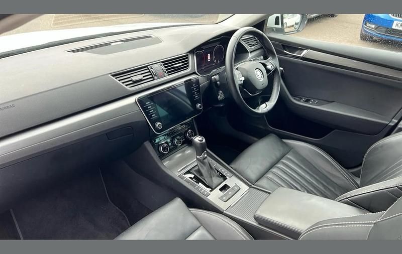 Used Skoda Superb SE L 150 HP (110 kW) 2023 White Estate