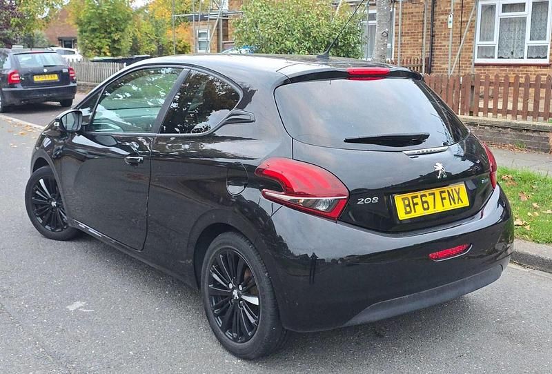 Used Peugeot 208 2017 Black Hatchback