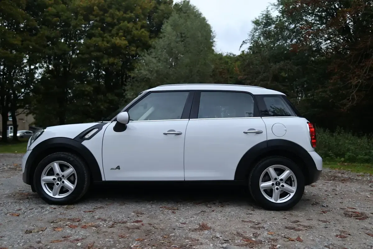 Used Mini Cooper D 2014 White Hatchback