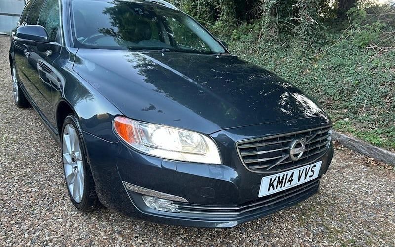 Used 2015 Volvo V70 SE Lux Estate | £8,995 - Image 1/4