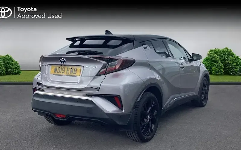 Used Toyota C-HR 122 HP (89 kW) 2019 Metal stream  bitone SUV
