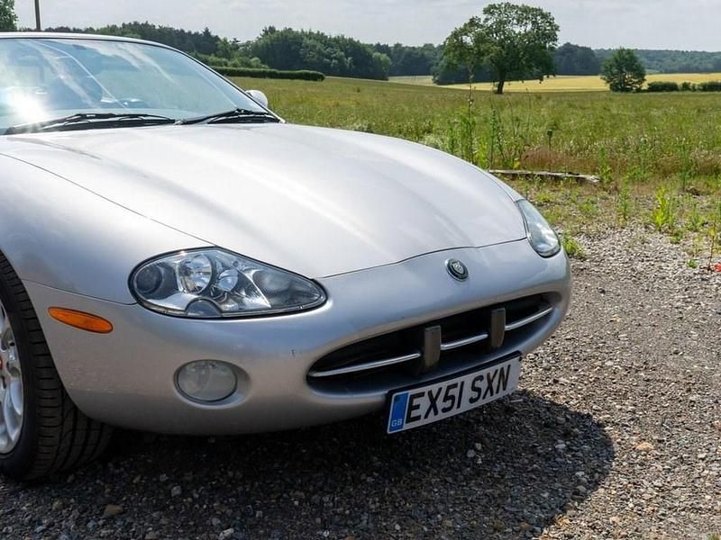 Used Jaguar XK8 290 HP (213 kW) 2001 Silver Cabriolet