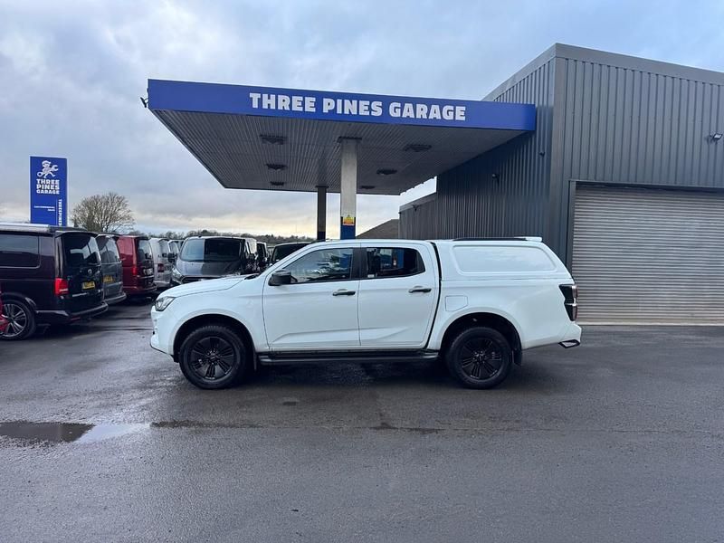 Used Isuzu D-Max 163 HP (119 kW) 2023 White Pickup