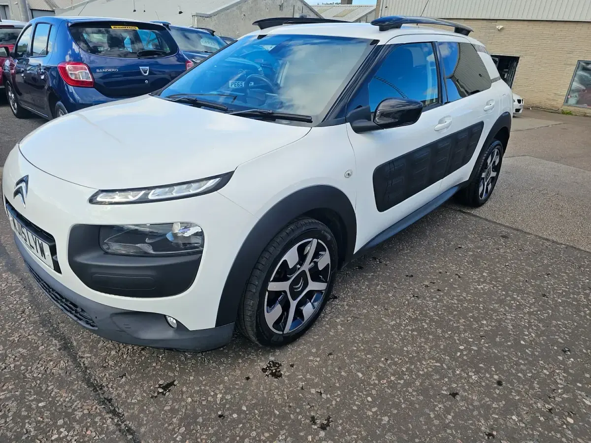 Used Citroën C4 Cactus Flair 2015 White Hatchback