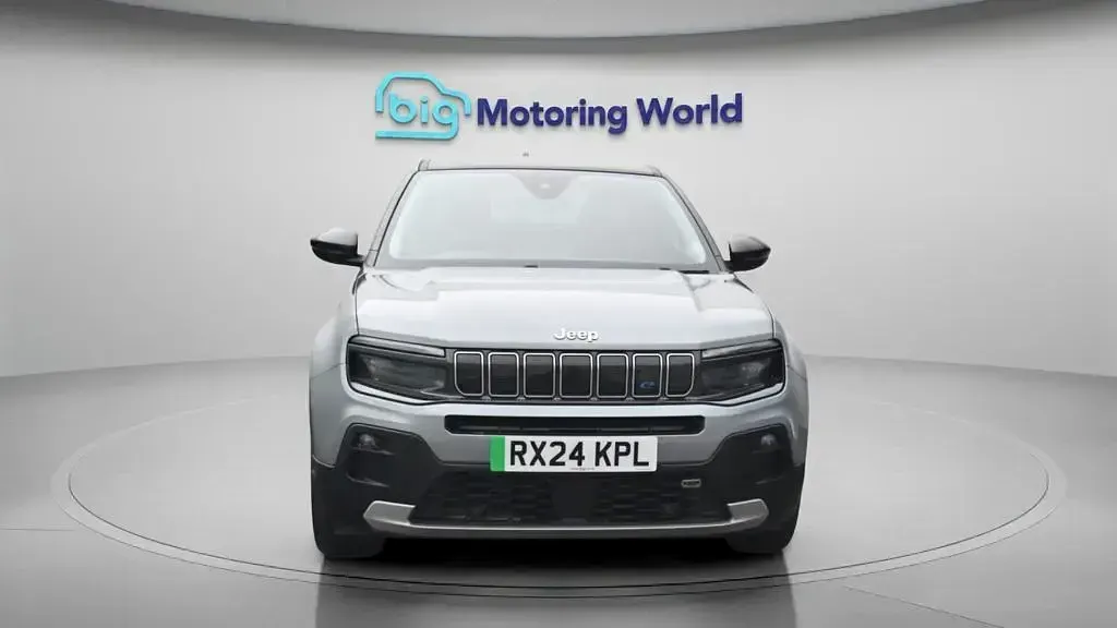 Used Jeep Avenger EV Summit 114 kW (156 HP) 2024 Black and grey SUV