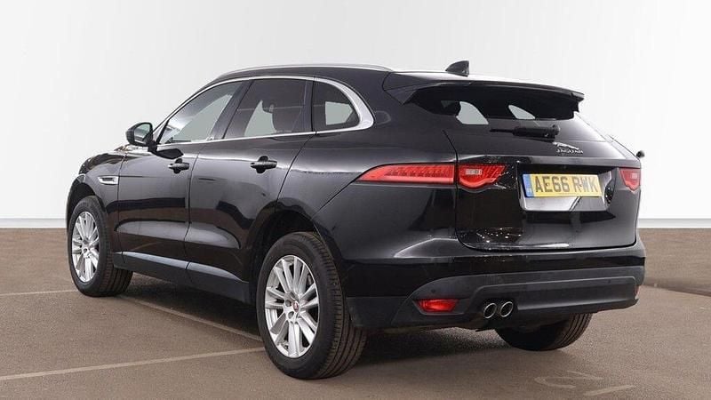 Used Jaguar F-Pace Portfolio 180 HP (132 kW) 2016 Black SUV